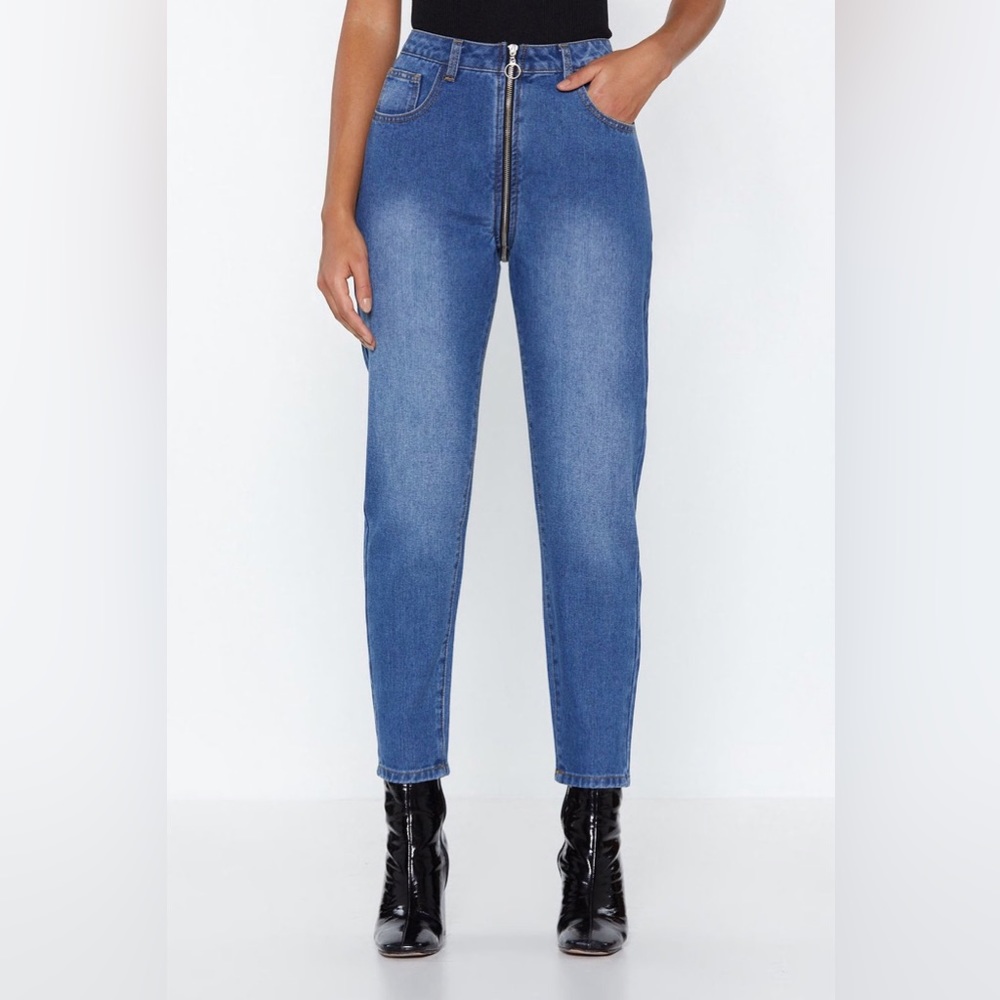 NWT Nasty Gal High Rise Mom Jeans Size 2 | Vintage Wash Straight Leg Denim | - Picture 2 of 4